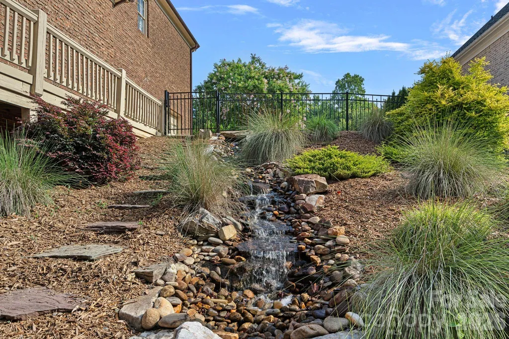 7013 Camrose Crossing Lane Matthews NC 28104