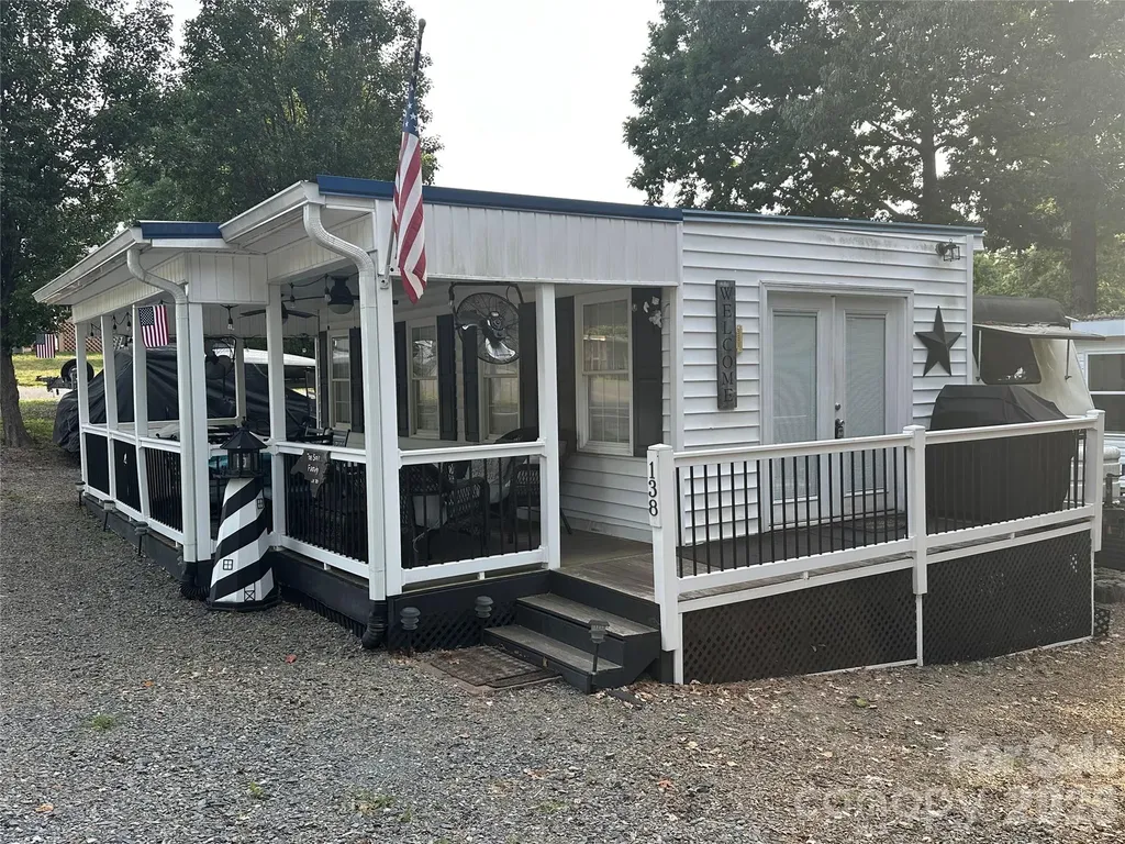 138 Marina Drive New London NC 28127