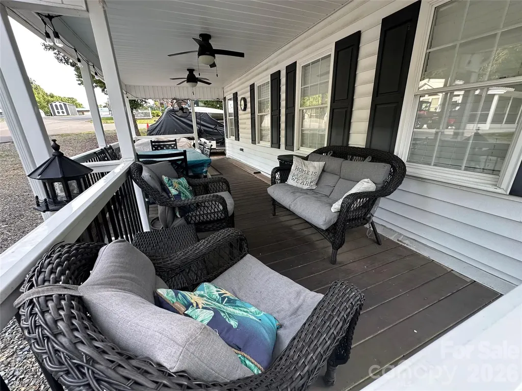 138 Marina Drive New London NC 28127