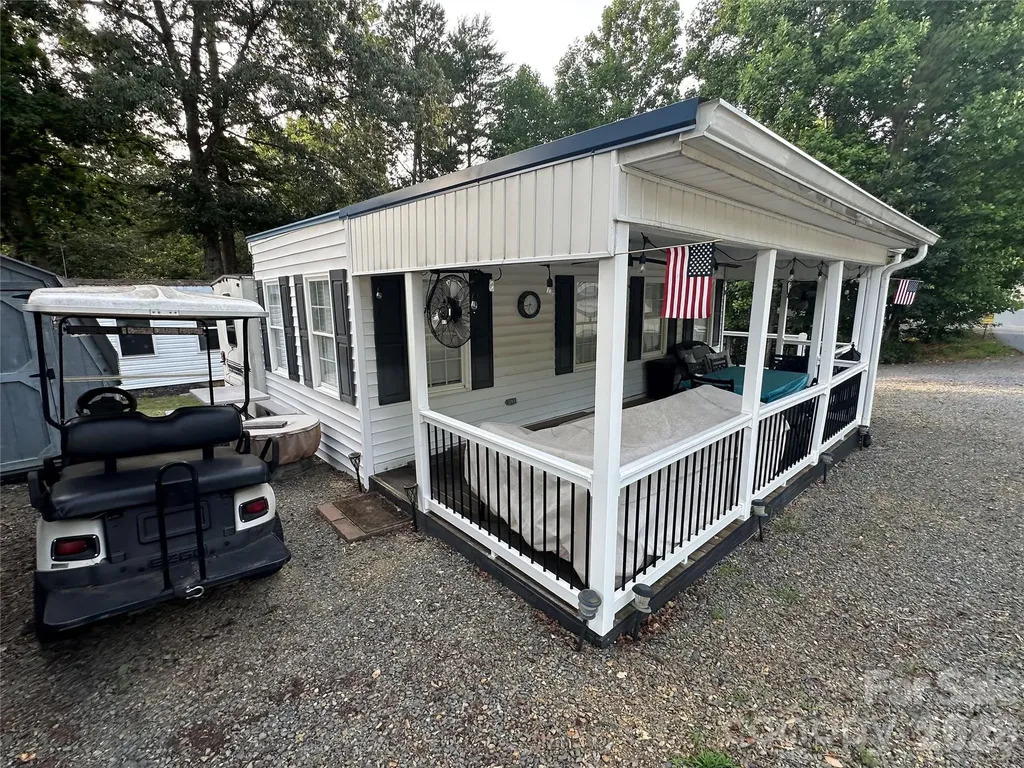 138 Marina Drive New London NC 28127