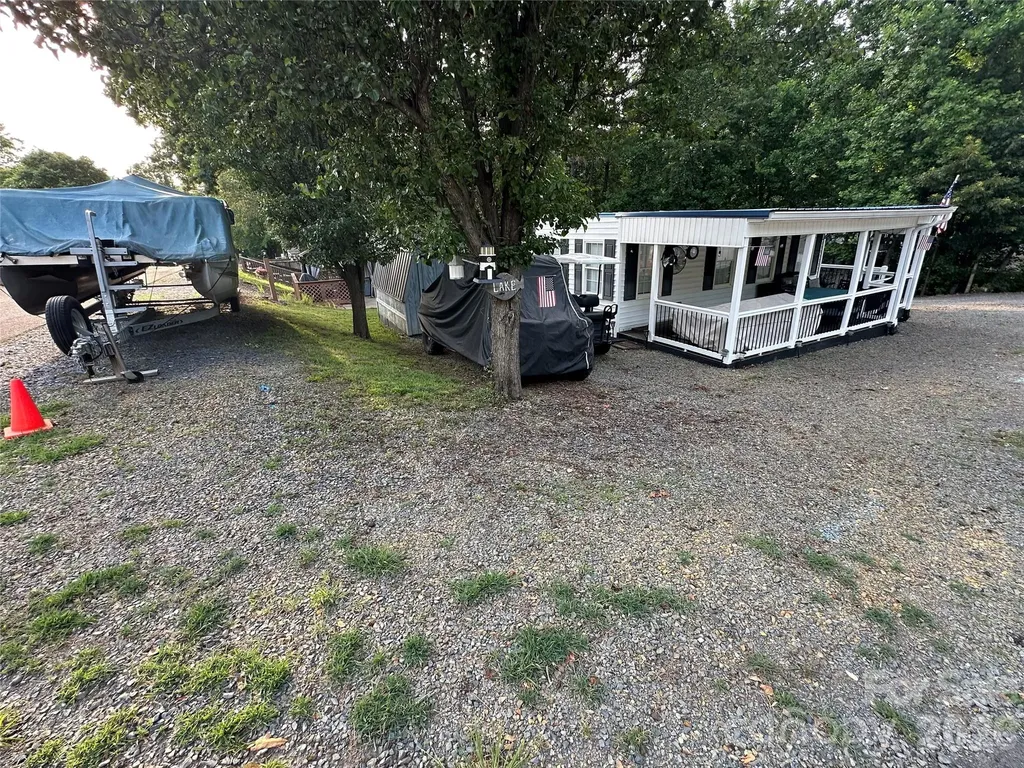 138 Marina Drive New London NC 28127