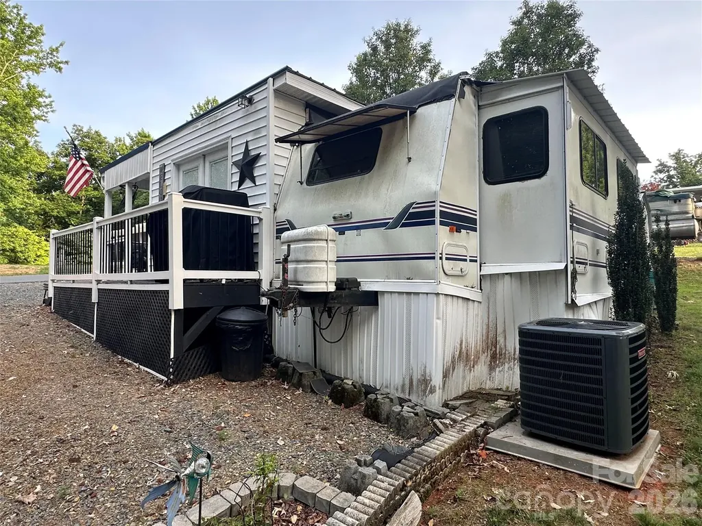 138 Marina Drive New London NC 28127