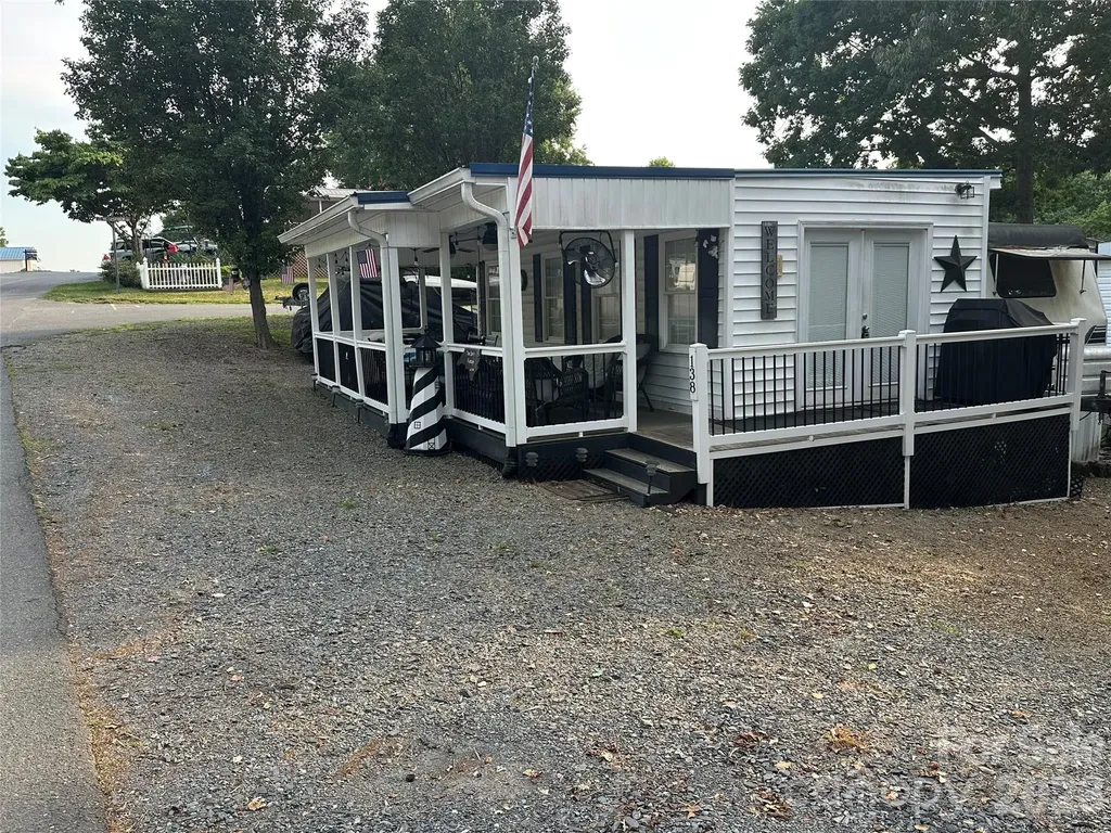 138 Marina Drive New London NC 28127