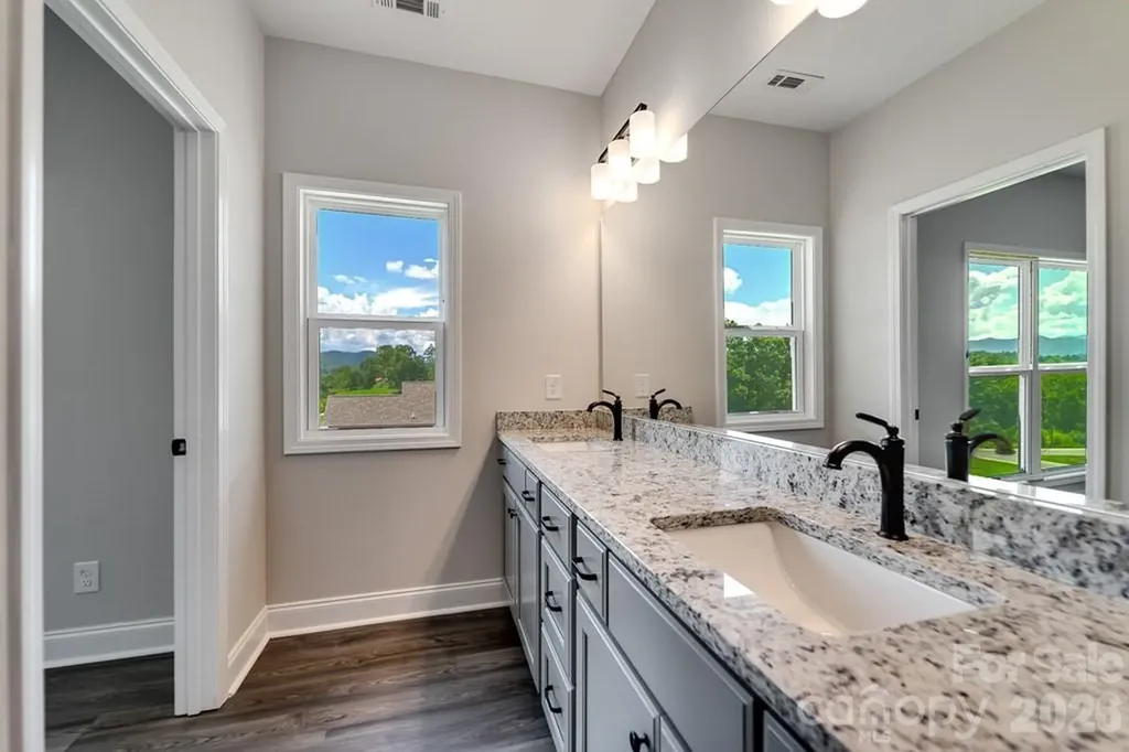 381 Scenic Ridge Circle Franklin NC 28734
