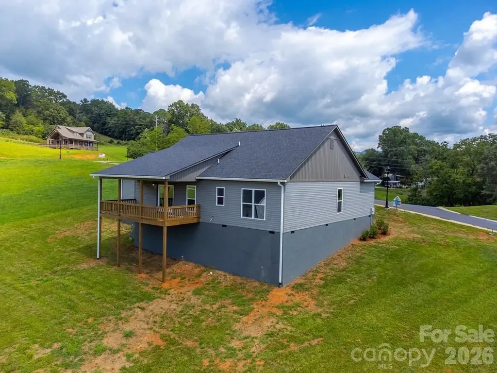 381 Scenic Ridge Circle Franklin NC 28734