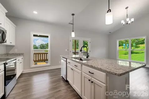 381 Scenic Ridge Circle Franklin NC 28734