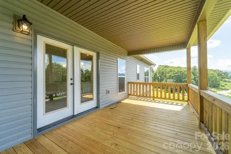 381 Scenic Ridge Circle Franklin NC 28734