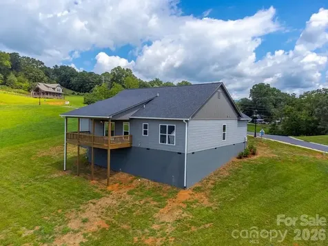 381 Scenic Ridge Circle Franklin NC 28734