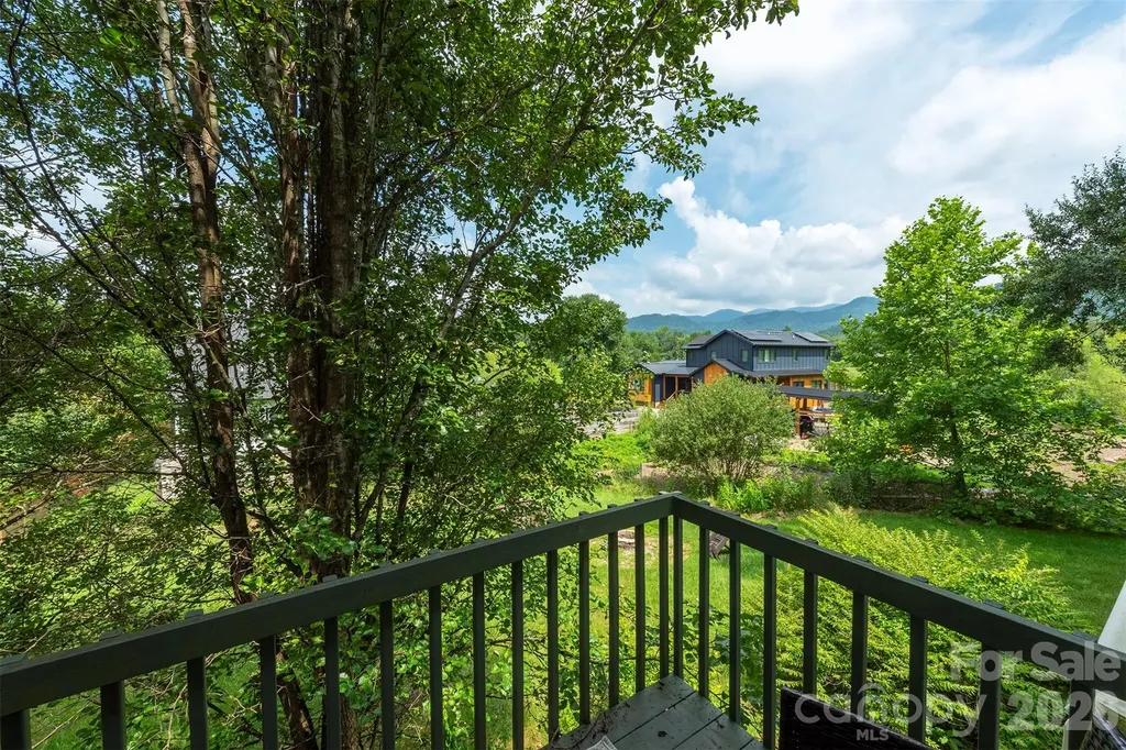 223 Davidson Road Swannanoa NC 28778