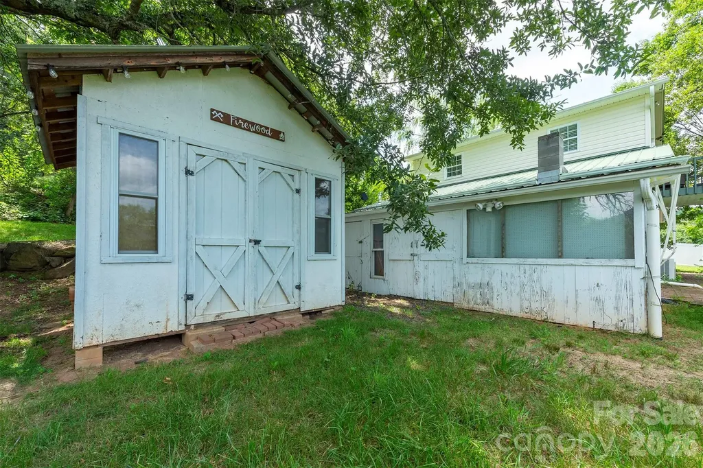 223 Davidson Road Swannanoa NC 28778