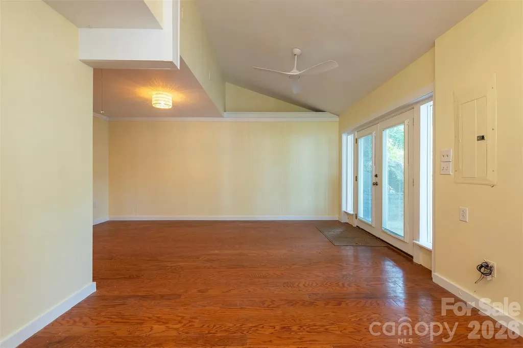 223 Davidson Road Swannanoa NC 28778