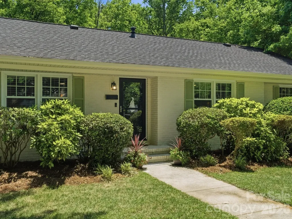 1534 Edgewater Drive Charlotte NC 28210