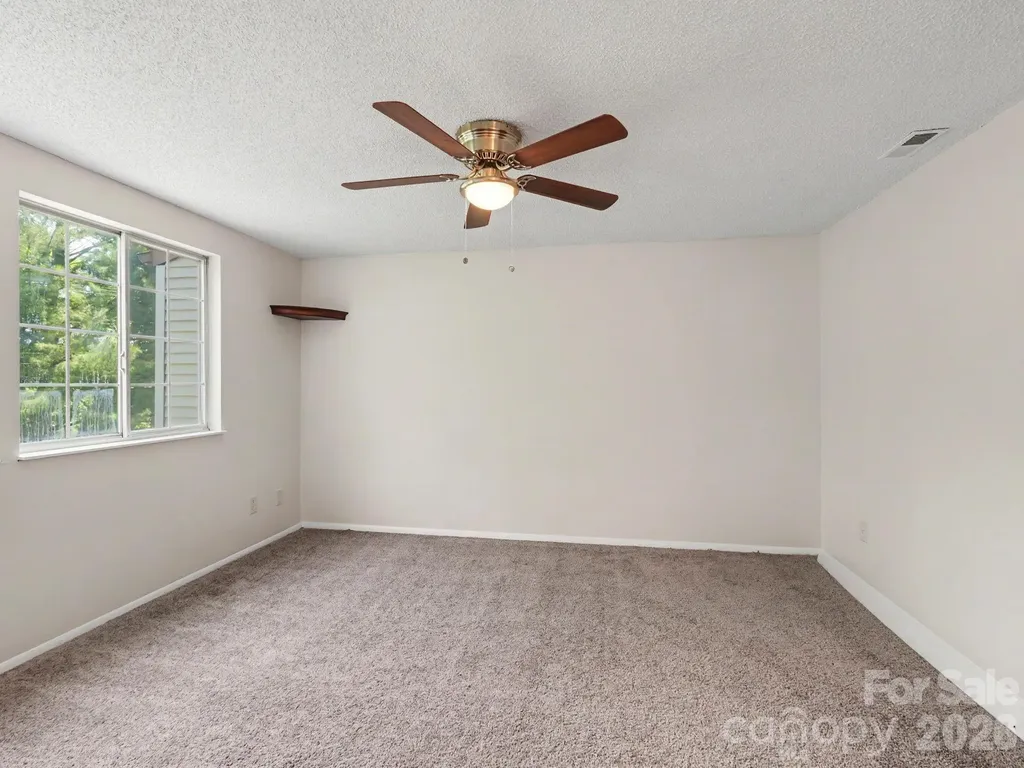 9416 Lexington Circle Charlotte NC 28213