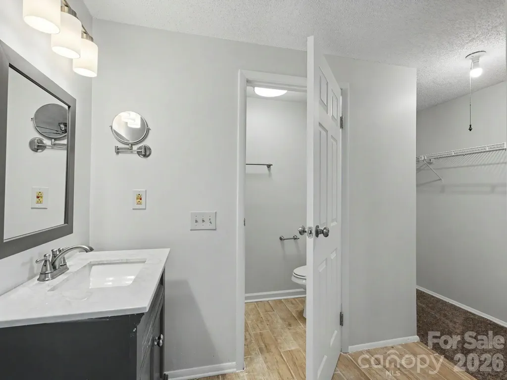 9416 Lexington Circle Charlotte NC 28213