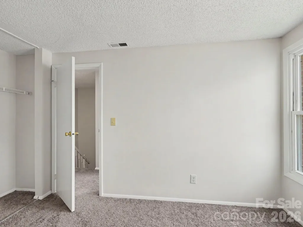 9416 Lexington Circle Charlotte NC 28213