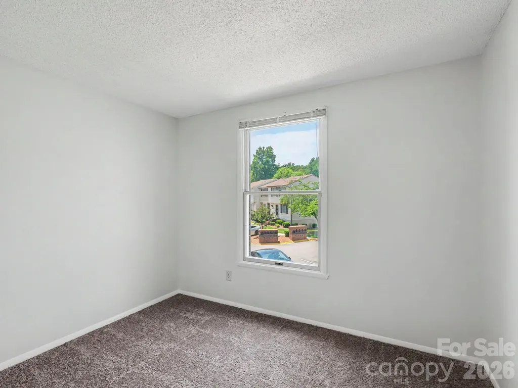 9416 Lexington Circle Charlotte NC 28213