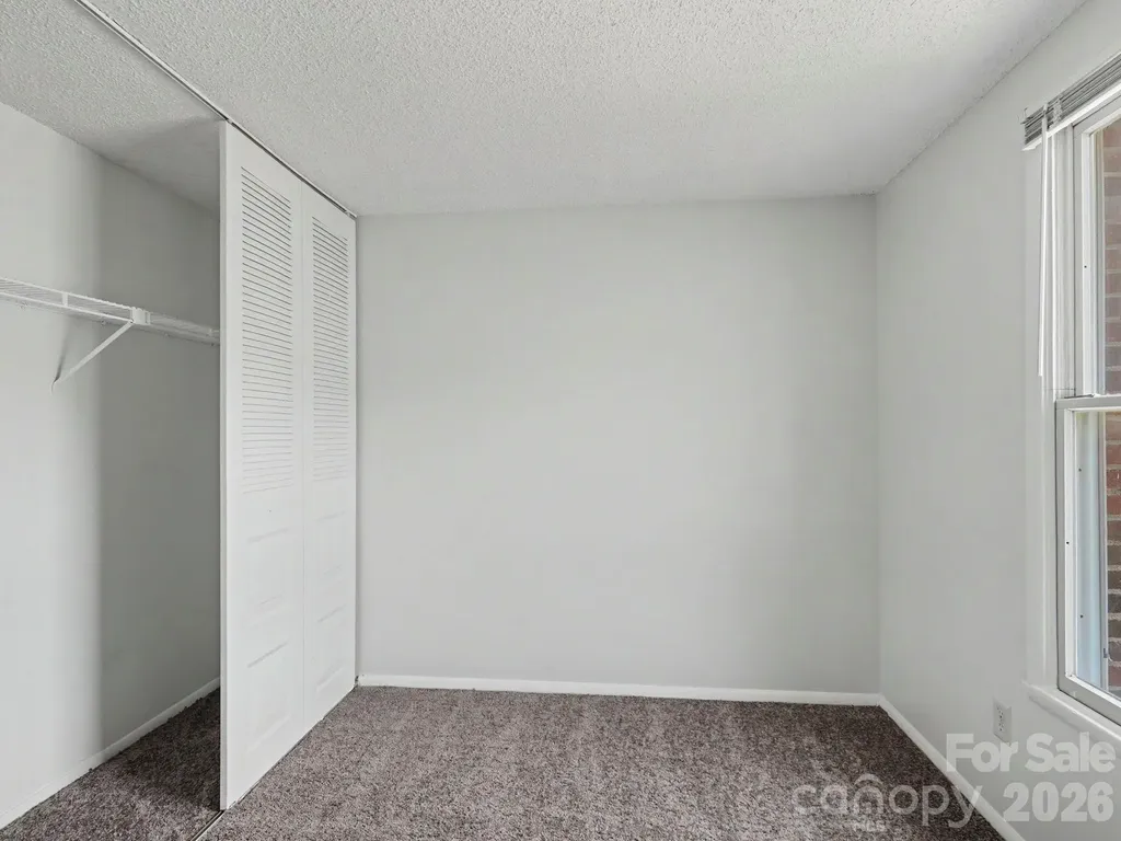 9416 Lexington Circle Charlotte NC 28213