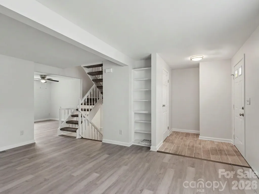 9416 Lexington Circle Charlotte NC 28213