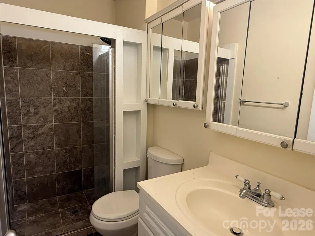 6341 Round Hill Road Charlotte NC 28211