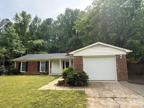 6341 Round Hill Road Charlotte NC 28211