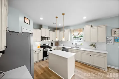 1742 Loggerhead Drive Lancaster SC 29720