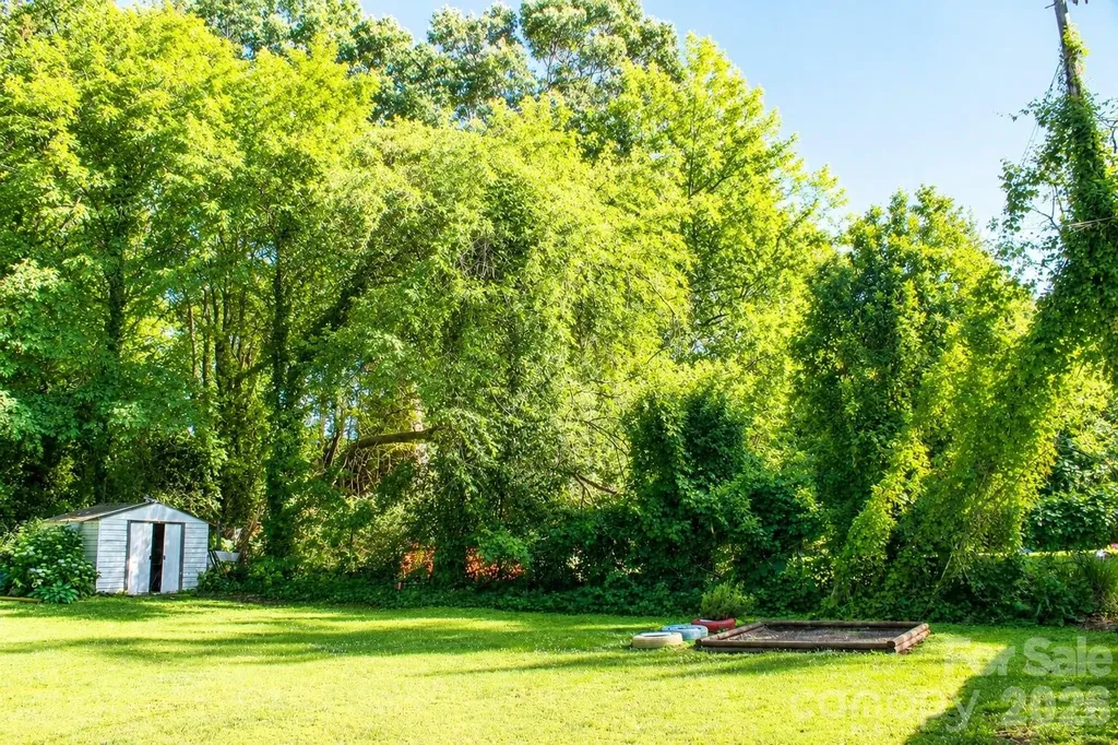 1122 Zion Court Charlotte NC 28209