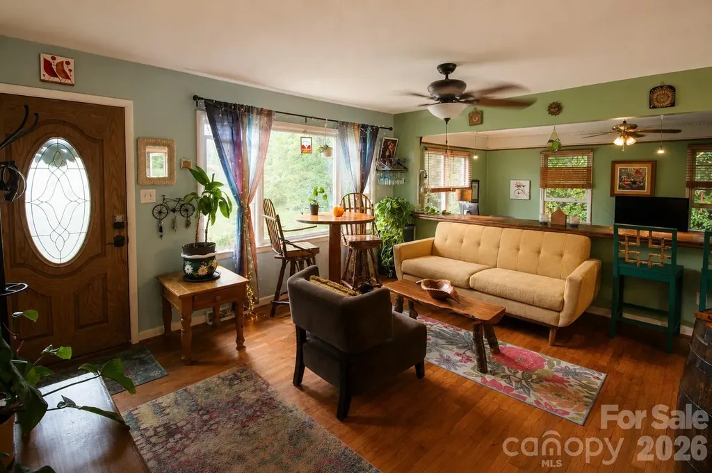 1122 Zion Court Charlotte NC 28209
