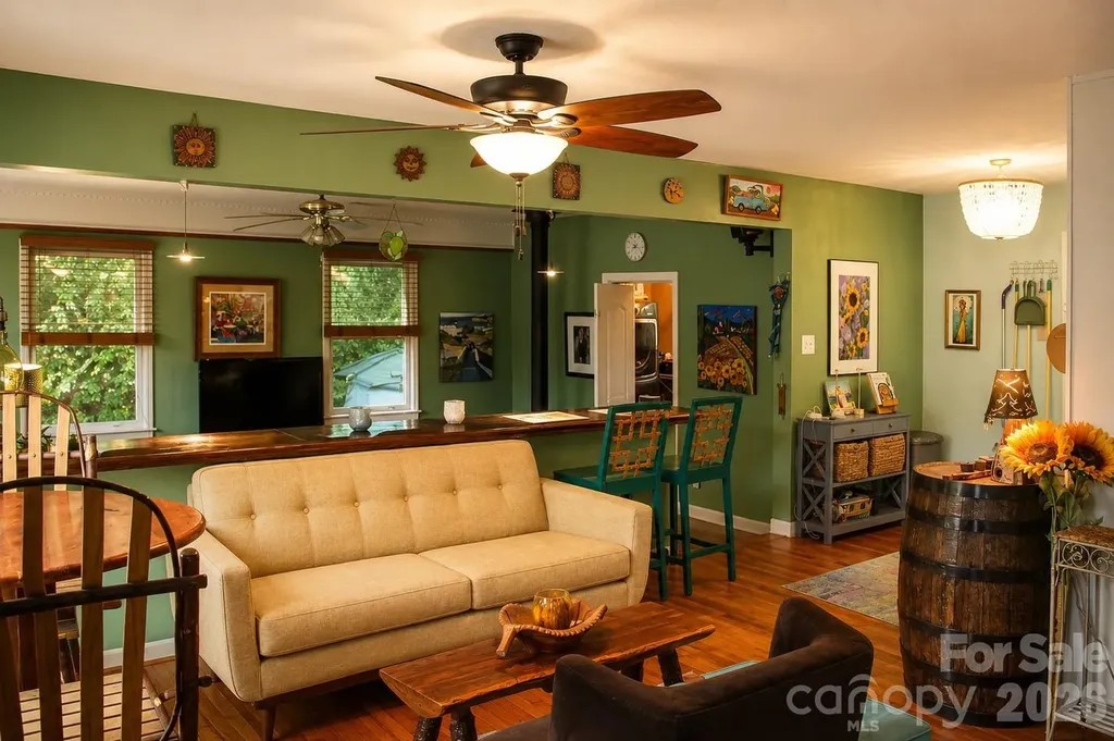 1122 Zion Court Charlotte NC 28209