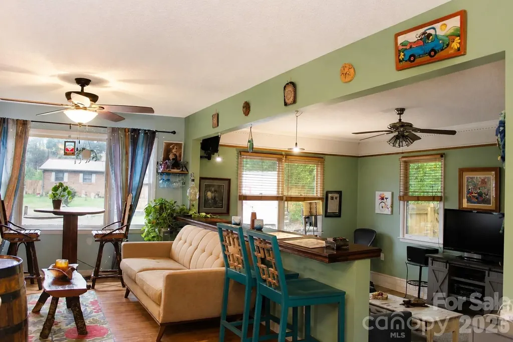 1122 Zion Court Charlotte NC 28209