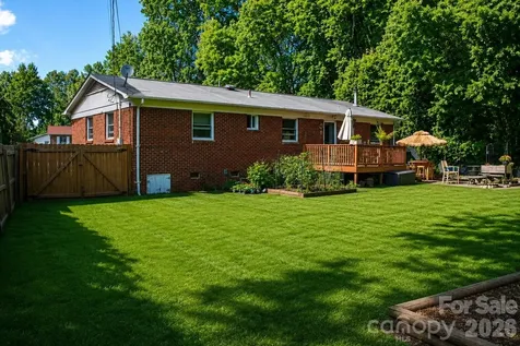 1122 Zion Court Charlotte NC 28209