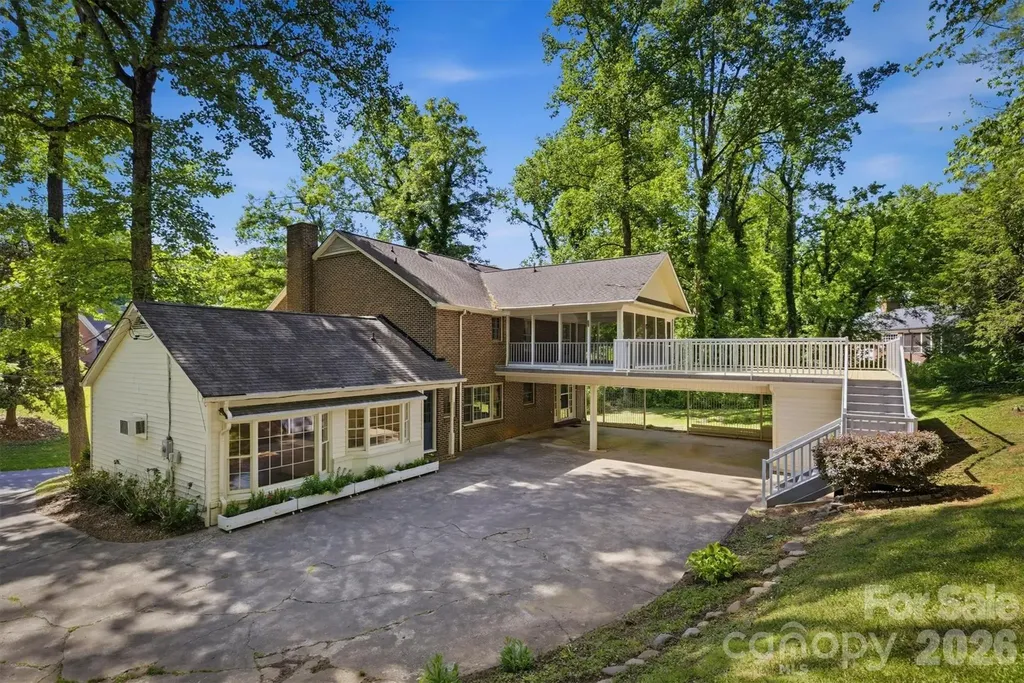 102 Woodland Drive Morganton NC 28655
