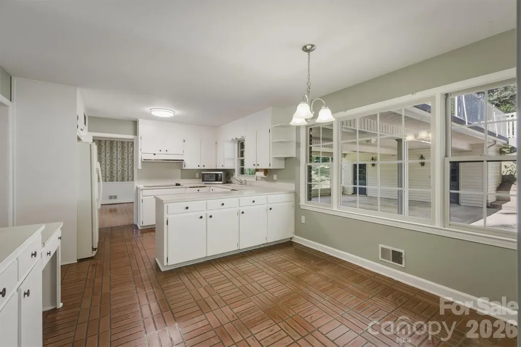 102 Woodland Drive Morganton NC 28655