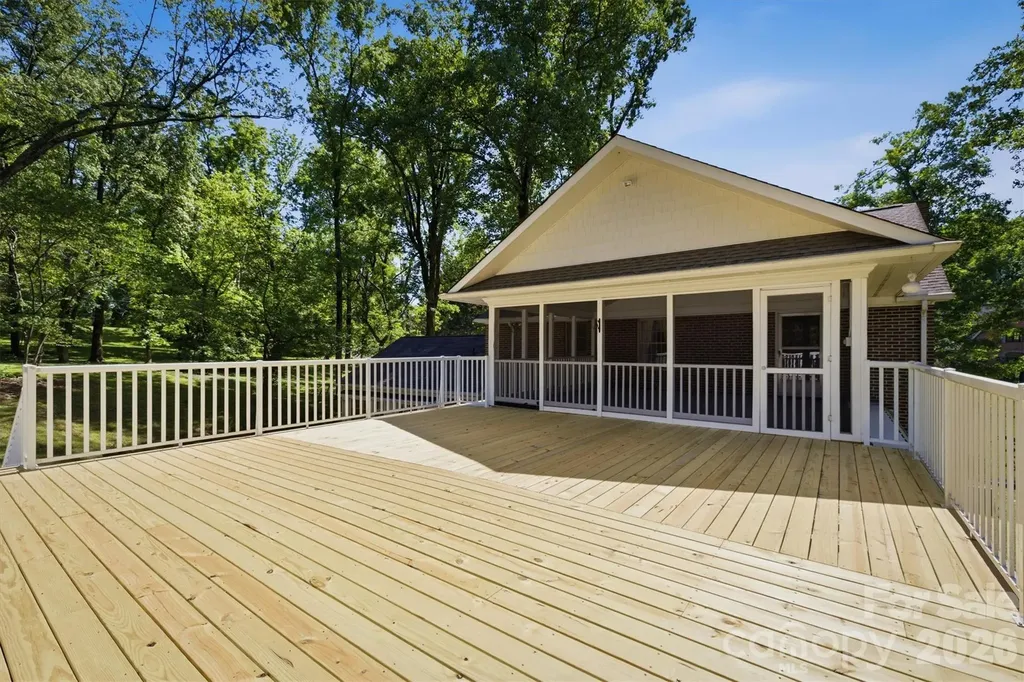 102 Woodland Drive Morganton NC 28655