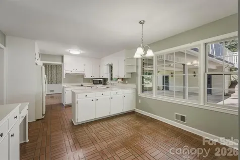 102 Woodland Drive Morganton NC 28655