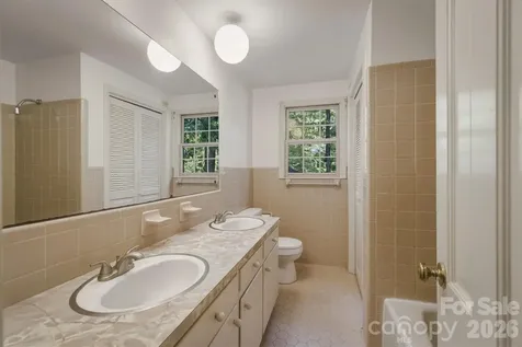 102 Woodland Drive Morganton NC 28655