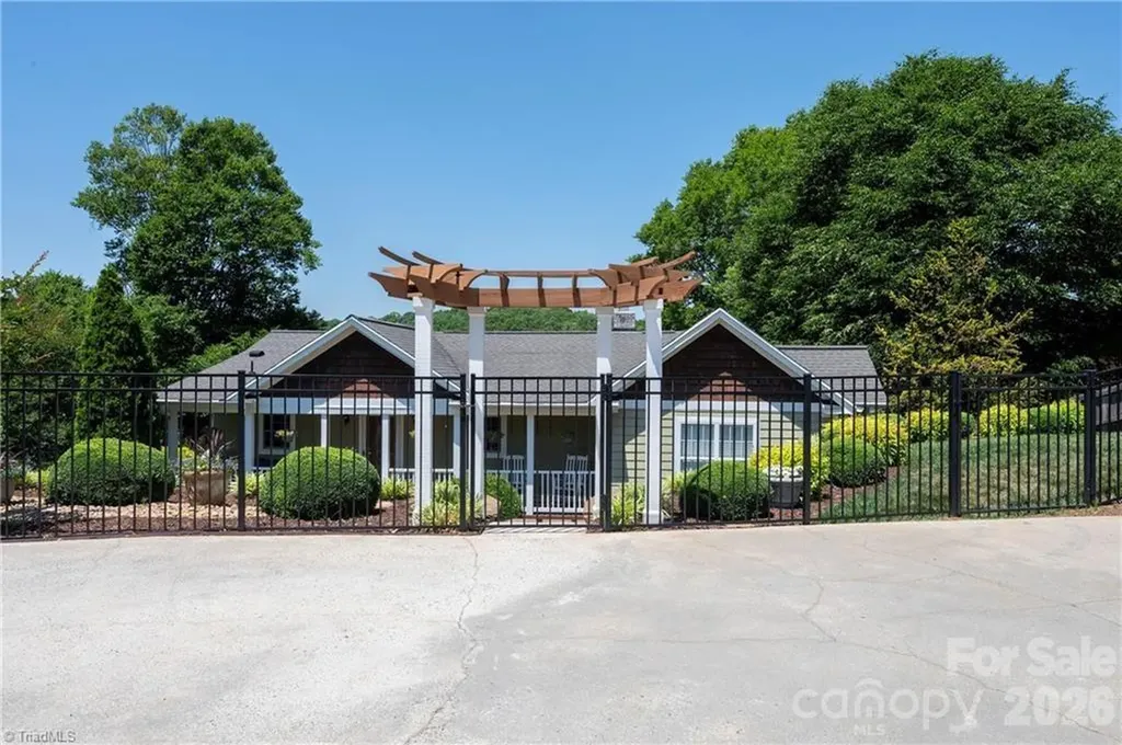 1332 Lake Drive 9 Lexington NC 27292