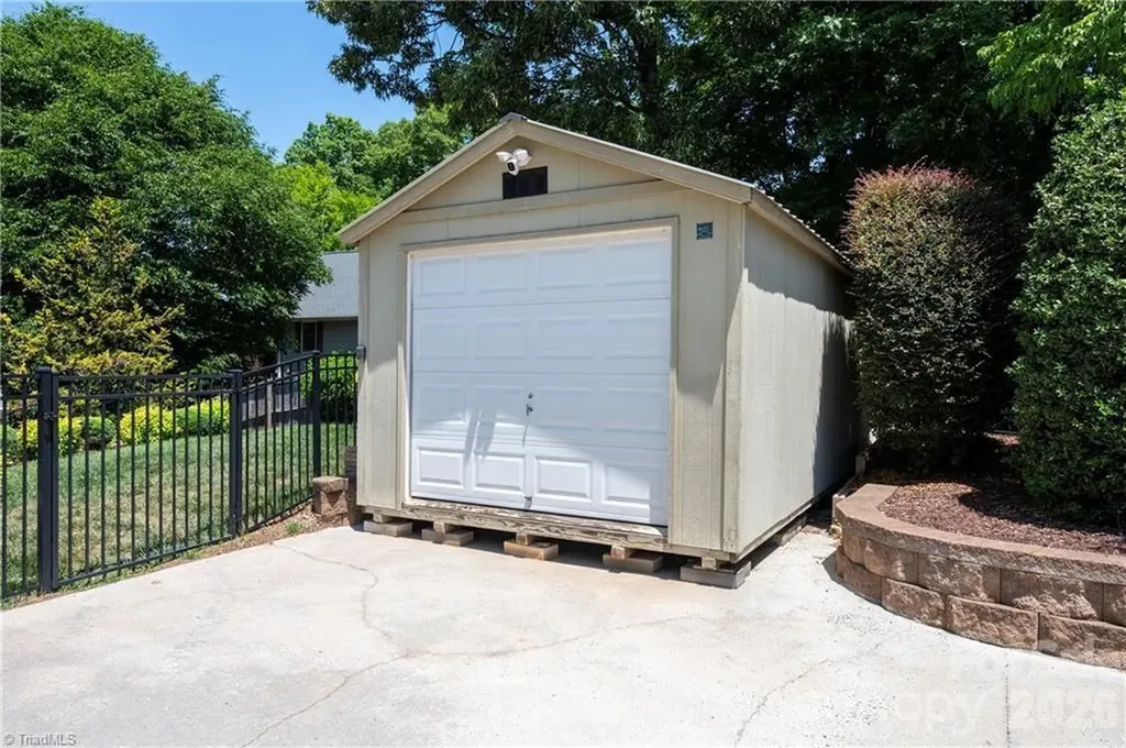 1332 Lake Drive 9 Lexington NC 27292
