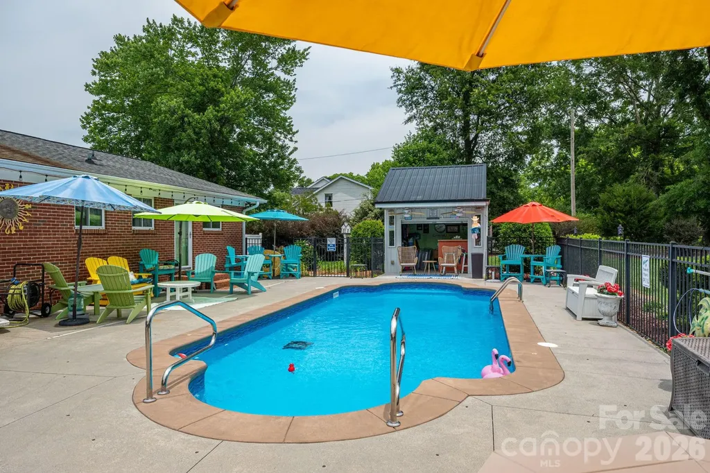 403 W Old Post Road Cherryville NC 28021