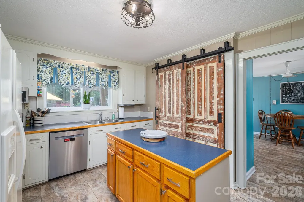 403 W Old Post Road Cherryville NC 28021