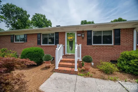 403 W Old Post Road Cherryville NC 28021