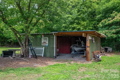 403 W Old Post Road Cherryville NC 28021