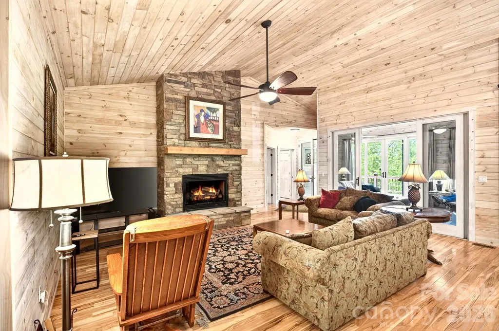 592 Susanna Cove Road Mars Hill NC 28754