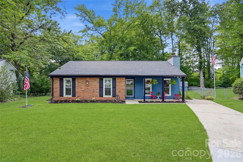 6804 Delta Lake Drive Charlotte NC 28215