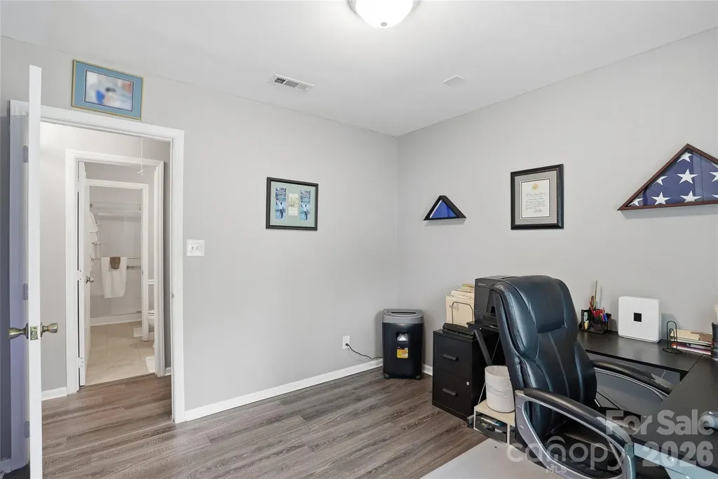 6804 Delta Lake Drive Charlotte NC 28215