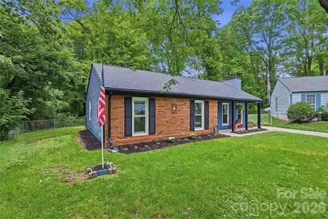 6804 Delta Lake Drive Charlotte NC 28215