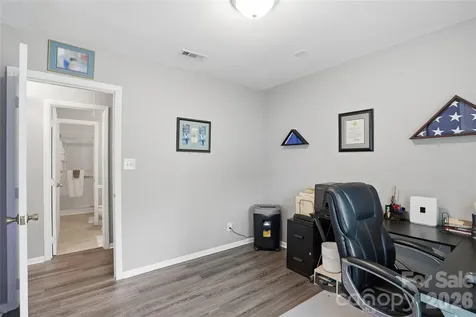 6804 Delta Lake Drive Charlotte NC 28215