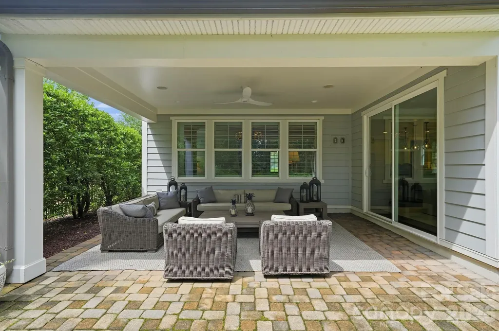 8912 Blakeney Drive Charlotte NC 28277