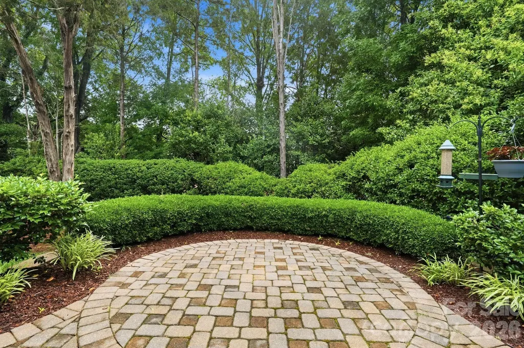 8912 Blakeney Drive Charlotte NC 28277