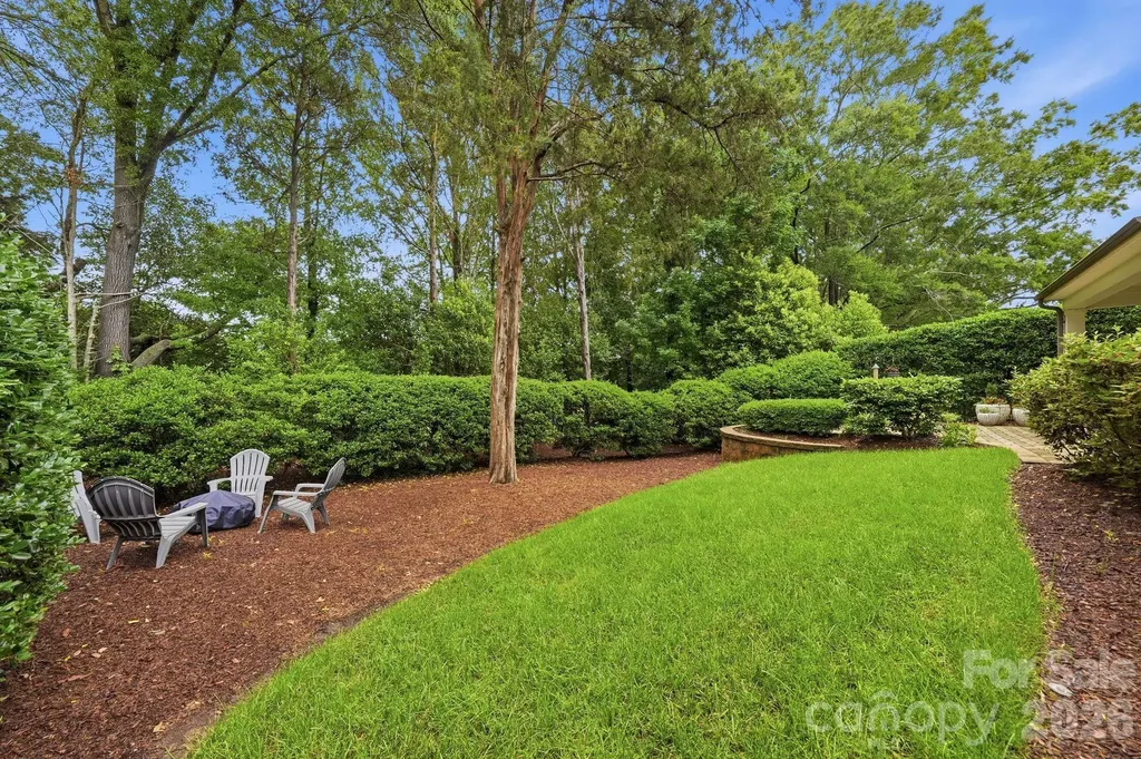8912 Blakeney Drive Charlotte NC 28277