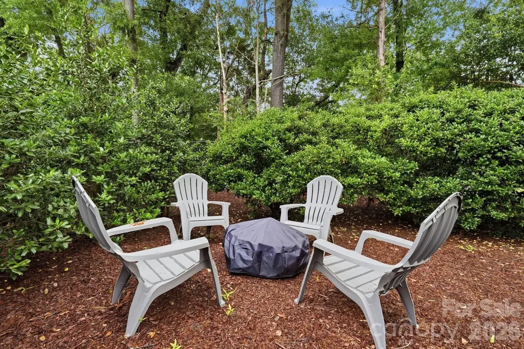 8912 Blakeney Drive Charlotte NC 28277